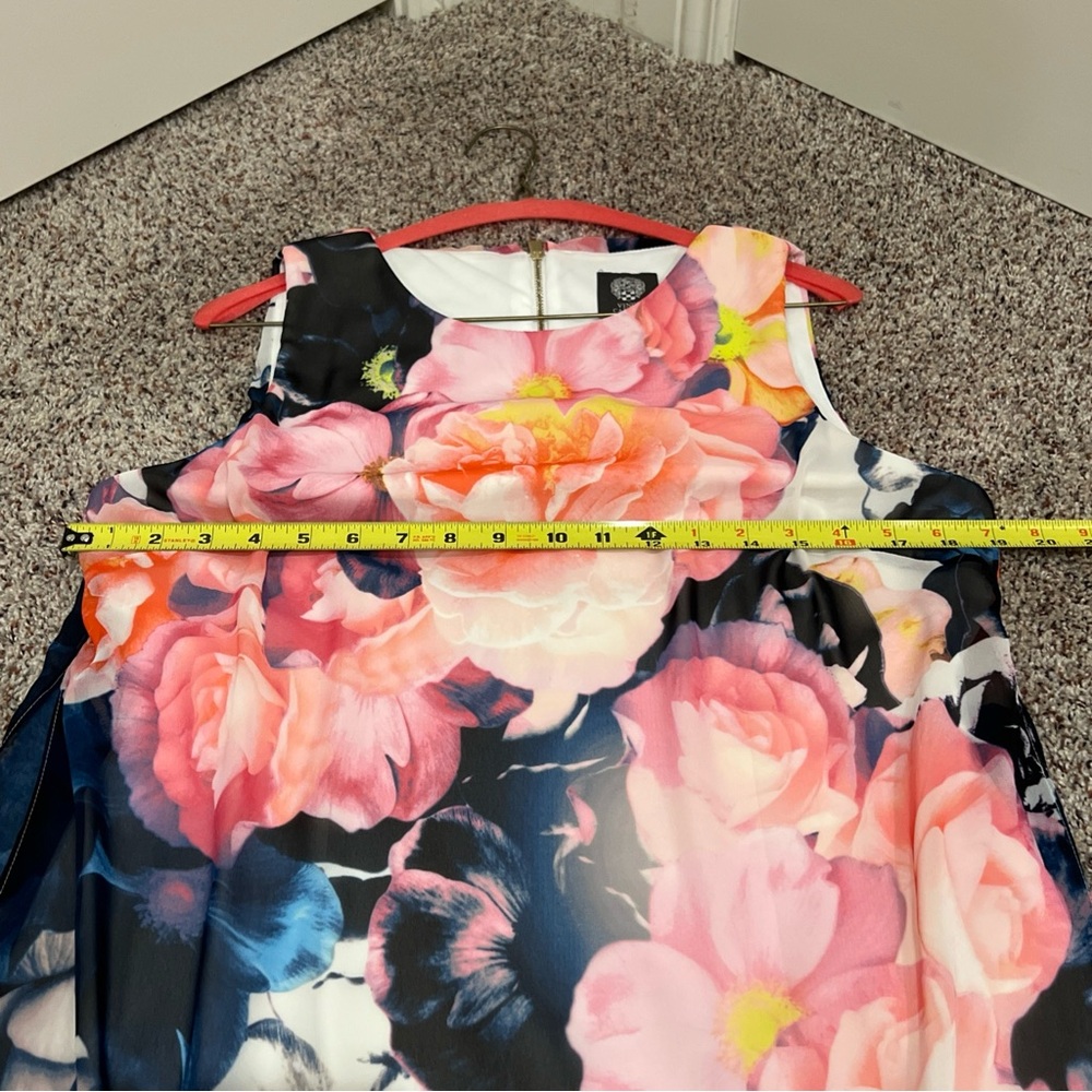 Vince Camuto Elegant floral print Dress - Picture 6 of 10
